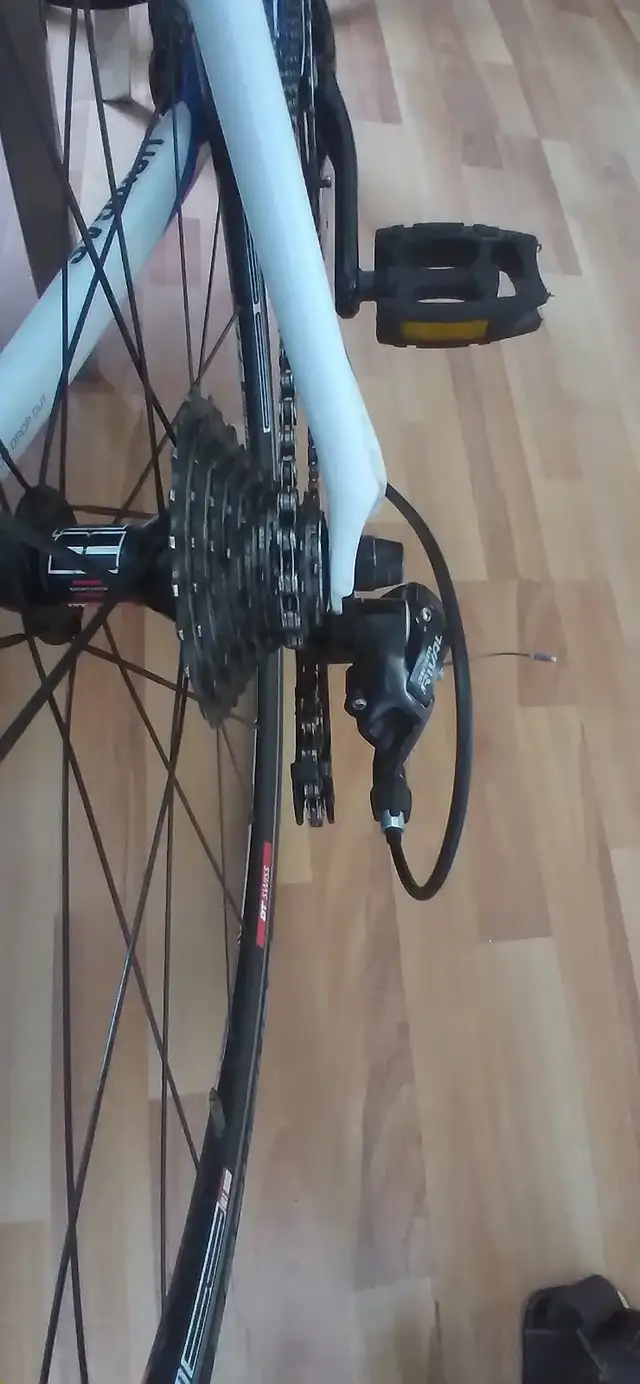 Vélo de route Cannondale Six Carbon 2010 in Road in Saguenay - Image 9