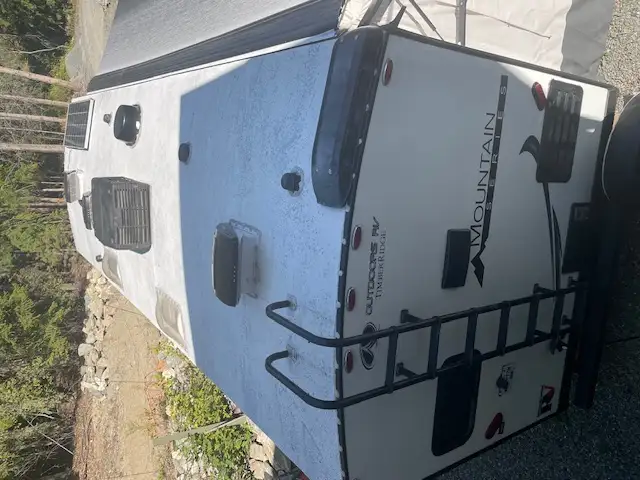 4 Season Outdoors RV with lots of accessories in Travel Trailers & Campers in Kamloops - Image 5