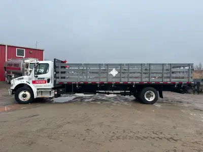 2014 Freightliner M2, Cummins ISP 6.7L with a 6 speed manual trans. 192,000KM, 3300lbs hydraulic lif...