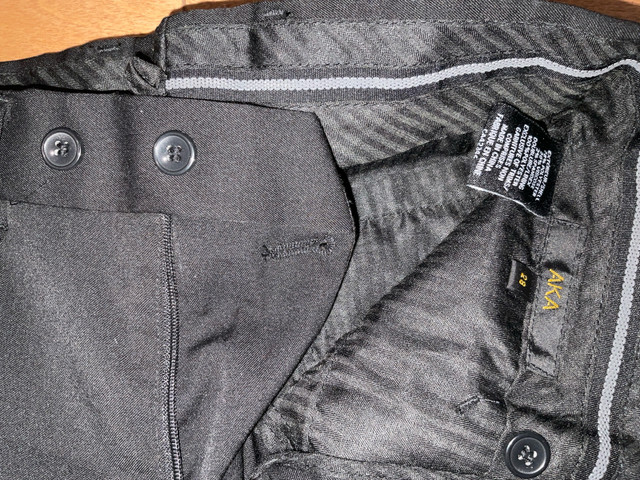 Habit noir pantalon et veste sans manche Gr 28 dans Hommes  à Longueuil/Rive Sud - Image 4
