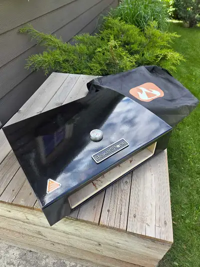 This BakerStone Grill Top Pizza Oven Box sits directly on top of your existing 3-burner (or larger)...