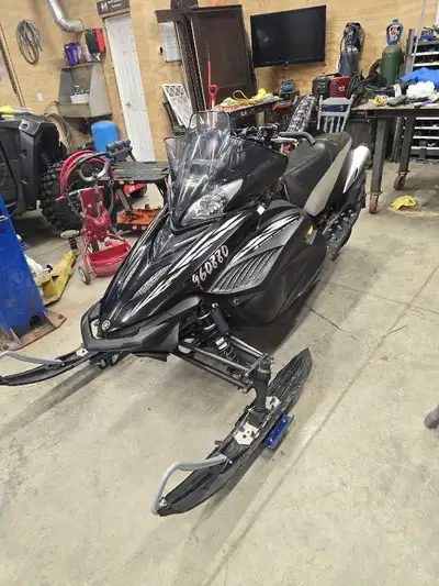 2006 yamaha apex 1000 se in good shape New exhaust donuts and exhaust flex pipe New sliders. 3.800.0...