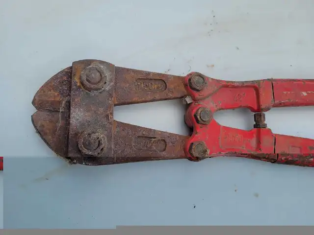42" Heavy Duty Bolt Cutters in Hand Tools in Winnipeg - Image 3
