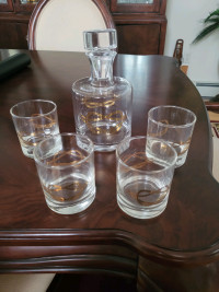 NEW Liquor Decanter Set: Bottle and 4 Glasses 