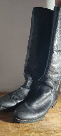 Women's black leather boots