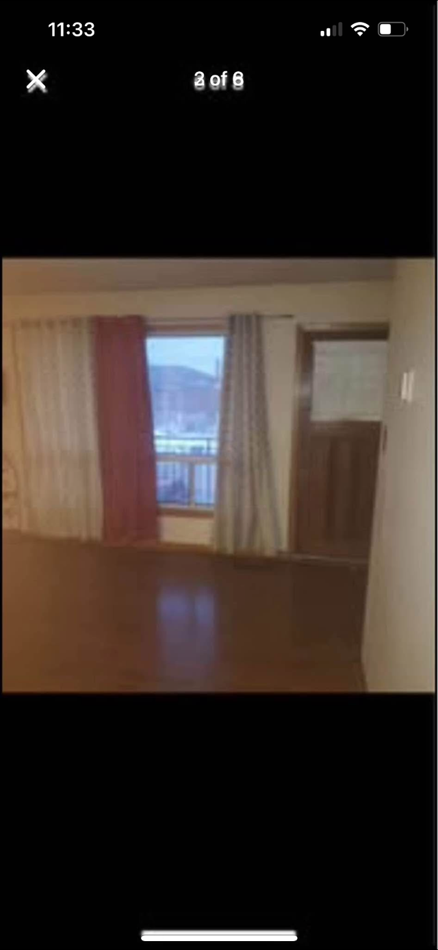 3 bedroom upper level house 3 parking Brampton avail asap