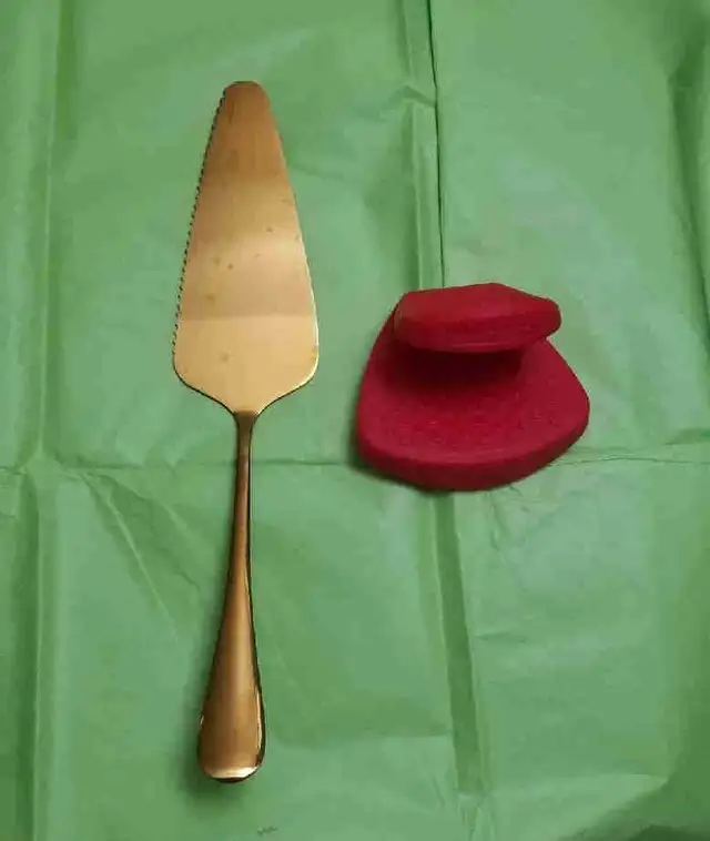 Pie Server and Silicon Pot Holder503116017162659840