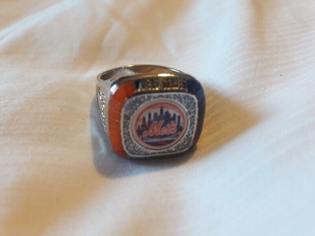 New York Mets - Coors Light Ring in Arts & Collectibles in Oakville / Halton Region