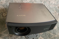 Sony VPL-AW15 projector with ceiling mount 