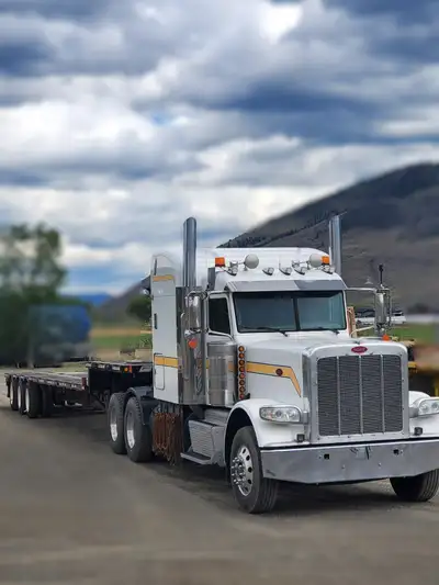 2016 Pete t/a truck with 2007 BWS tridem step deck. X-15 550 hp, 18 spd, 46 rears. Has chains, tire...