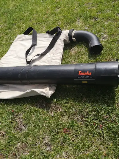 Sac pour Souffleur et Aspirateur à feuilles Tanaka THB 2510 Pro force. A donné.>>>>call moi 514-576-...