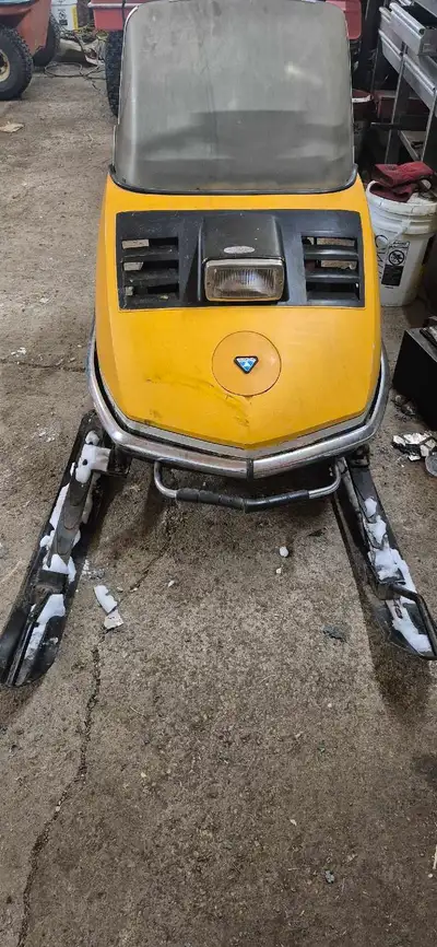 1973 Skidoo Olimpique Not running Needs carb and wiring for ignition. Good shape for the year Seat i...