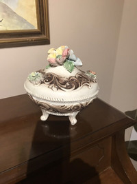 Vintage BASSANO Italian porcelain 9”x8” height