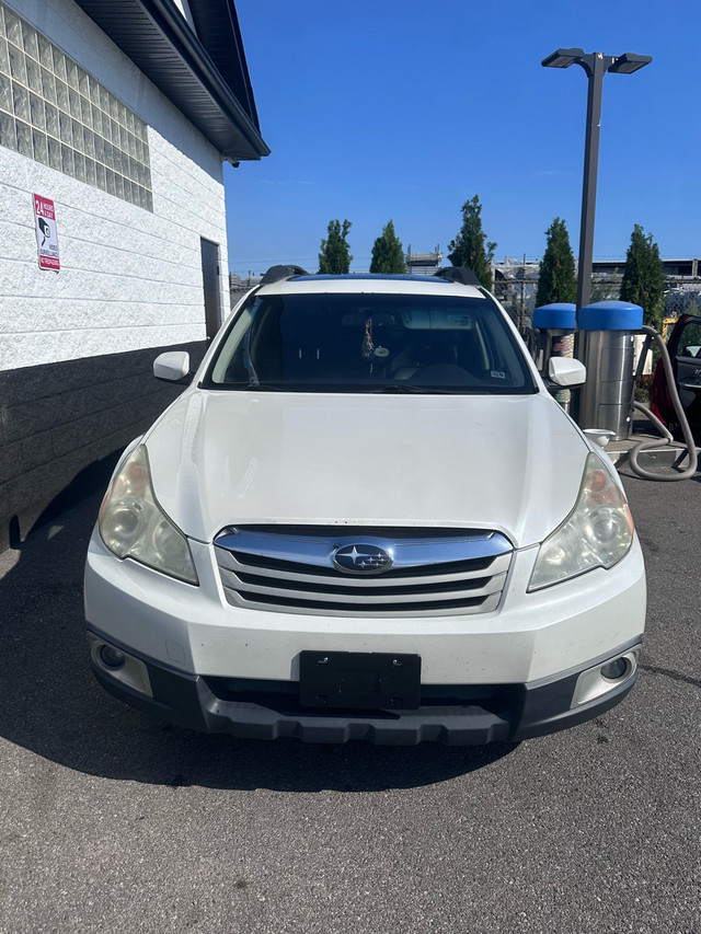 subaru outback 2011 in Cars & Trucks in Mississauga / Peel Region - Image 2