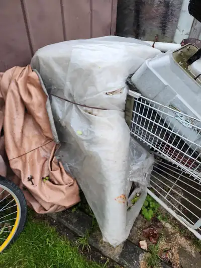 4163208775 good condition