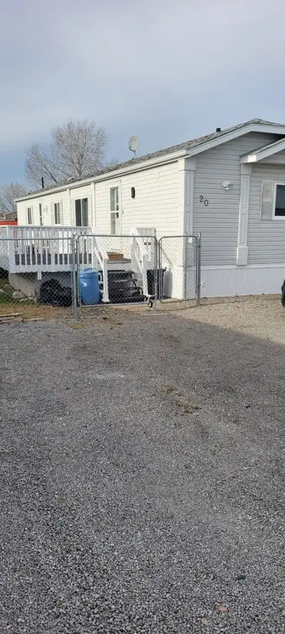 Mobile Home for rent in peaceful Pineridge Trailer Park