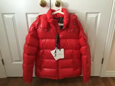 Men’s Moncler Maya Short Down Jacket Red Size 5 BNWT, View more
