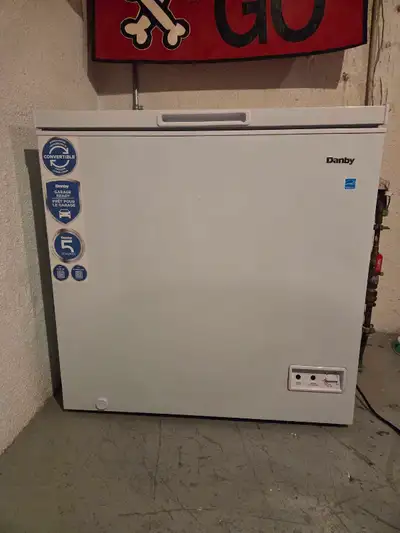 Brand new freezer 7 cu.. just bought 4 months ago,, moving so down sizing.... $300