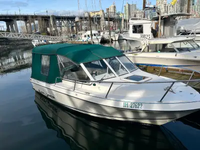 2000 Campion 552 Explorer — Volvo Penta inboard + Honda 9.9 kicker — False Creek slip included Solid...