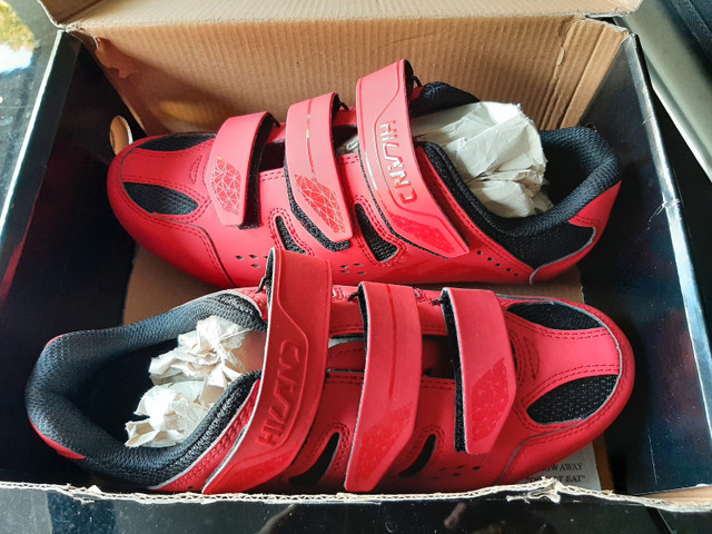 Higland cycling clipless shoes. Red. Size 8.5/11.5 dans Vêtements  à Ville de Montréal