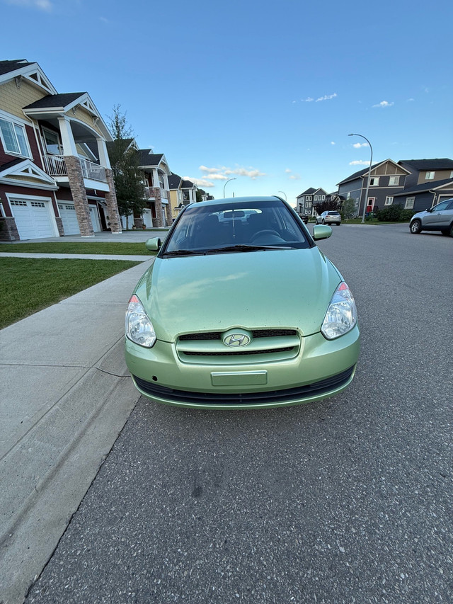 2010 Hyundai Accent  in Cars & Trucks in Calgary