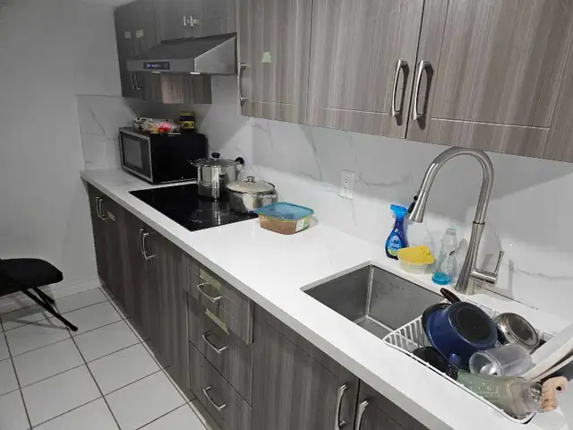 Basement room for rent - downtown Oshawa in Room Rentals & Roommates in Oshawa / Durham Region - Image 7