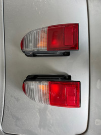 1996-2000 Toyota 4Runner tail lights