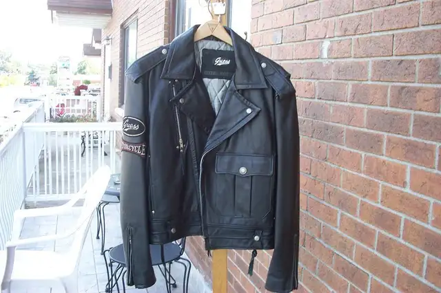 GUESS (Jeans) Leather Motorcycle Jacket in Motorcycle Parts & Accessories in Laval / North Shore - Image 3