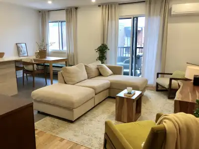 4 1/2 Sud-Ouest/ Métro/ Verdun Construction récente, lumineuse et ensoleillée 3 étage 2 chambres fer...