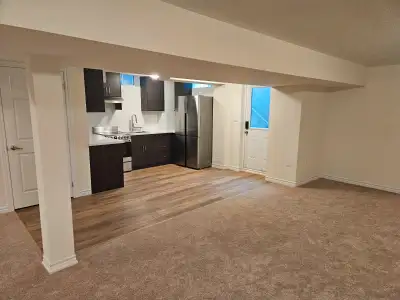 Large studio basement in oshawa (utilities included)