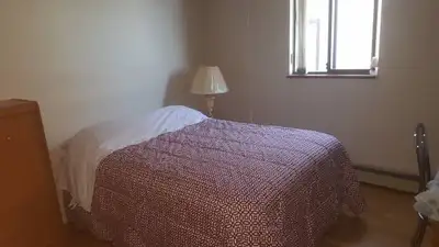 1 Private bedroom For Single person ONLY Shared kitchen and bathroom with 2 other room mates Laundry...