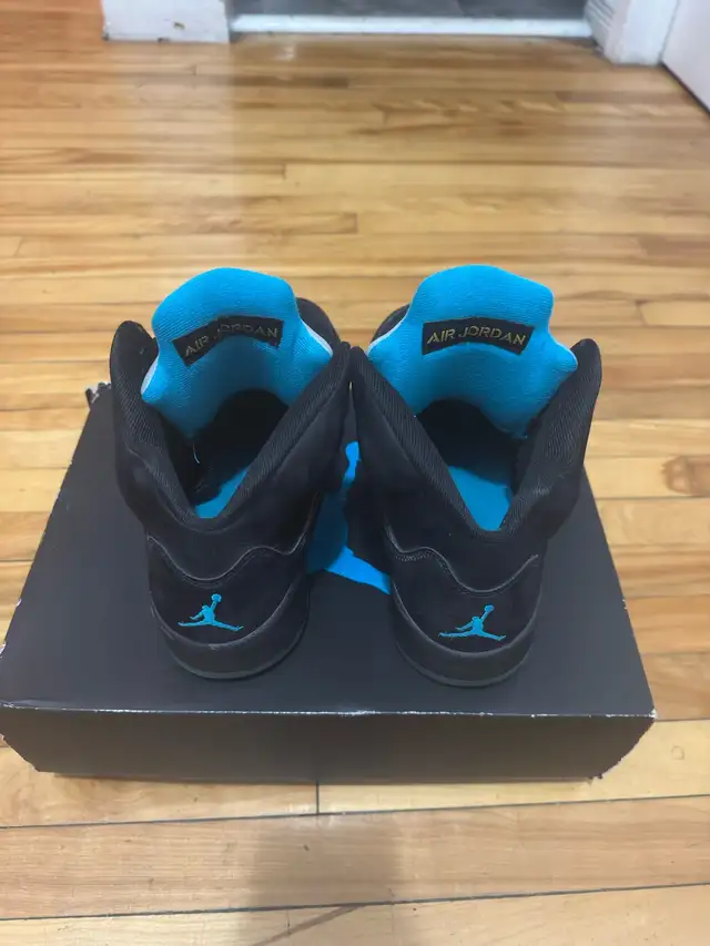 Air Jordan Retro 5 Aqua in Men's Shoes in City of Montréal - Image 4
