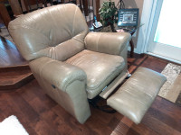 Lazyboy leather recliner