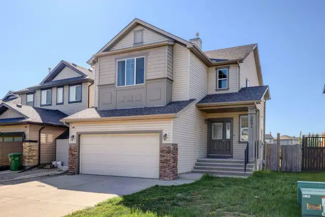 2000 Sqf FULL HOUSE BACKING ONTO A PARK