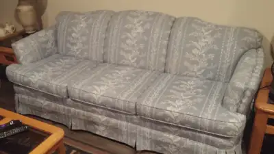 VERY NICE EXTRA CLEAN SOLID SOFA./ COUCH, View more