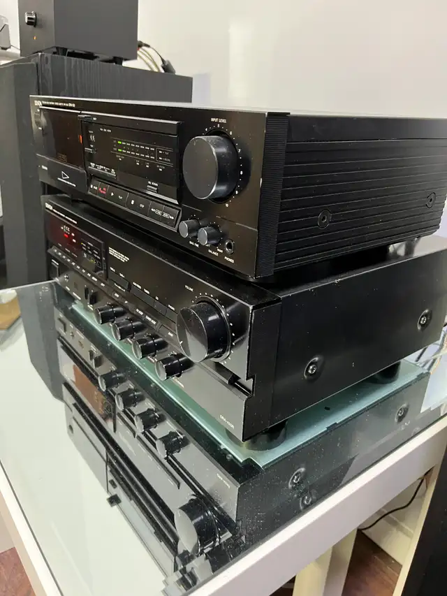 Vintage Denon Stereo Set in Stereo Systems & Home Theatre in City of Toronto - Image 5