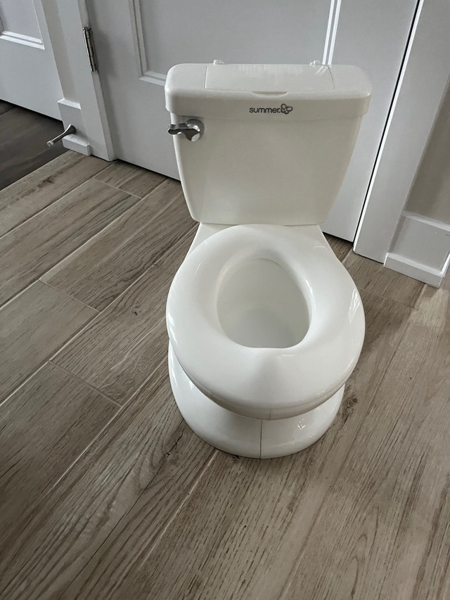 Petite toilette in Multi-item in Gatineau