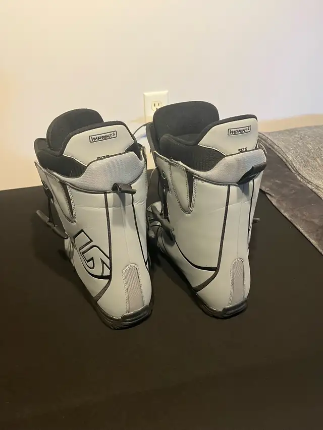 Burton Imprint Snowboard boots size 11 in Snowboard in Edmonton - Image 4