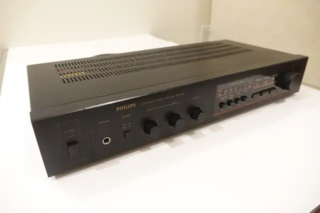 Philips PA-540B Integrated Stereo Amplifier in Stereo Systems & Home Theatre in City of Toronto - Image 3