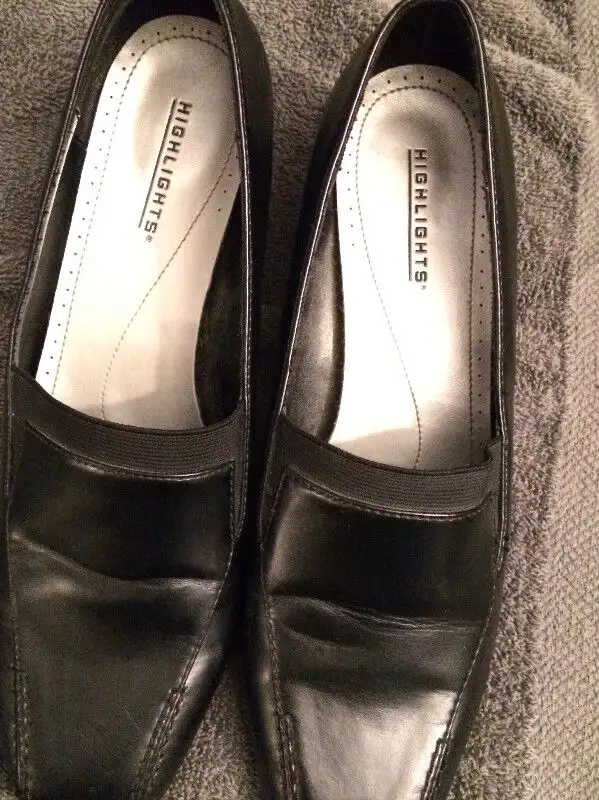 Black heels in Women's - Shoes in Calgary - Image 3