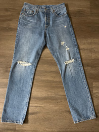 Size 27 Levi’s 501 straight leg jeans (3 buttons)