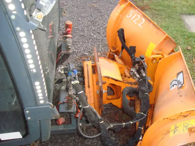 2010 Hako articulating sidewalk snow plow in Other in Trenton - Image 3