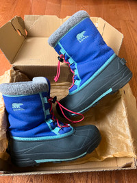 Sorel Snow Boots excellent condition ORIG $120 NOW $30 no tax!!