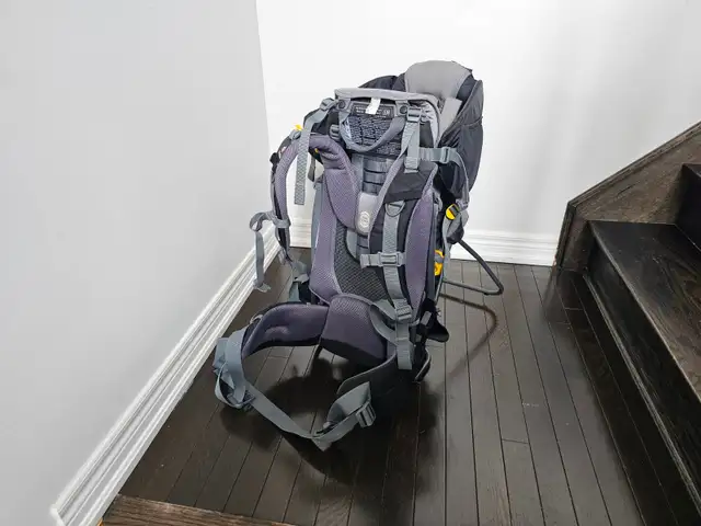 Deuter Kid Carrier Backpack – Excellent Condition in Strollers, Carriers & Car Seats in Markham / York Region - Image 7