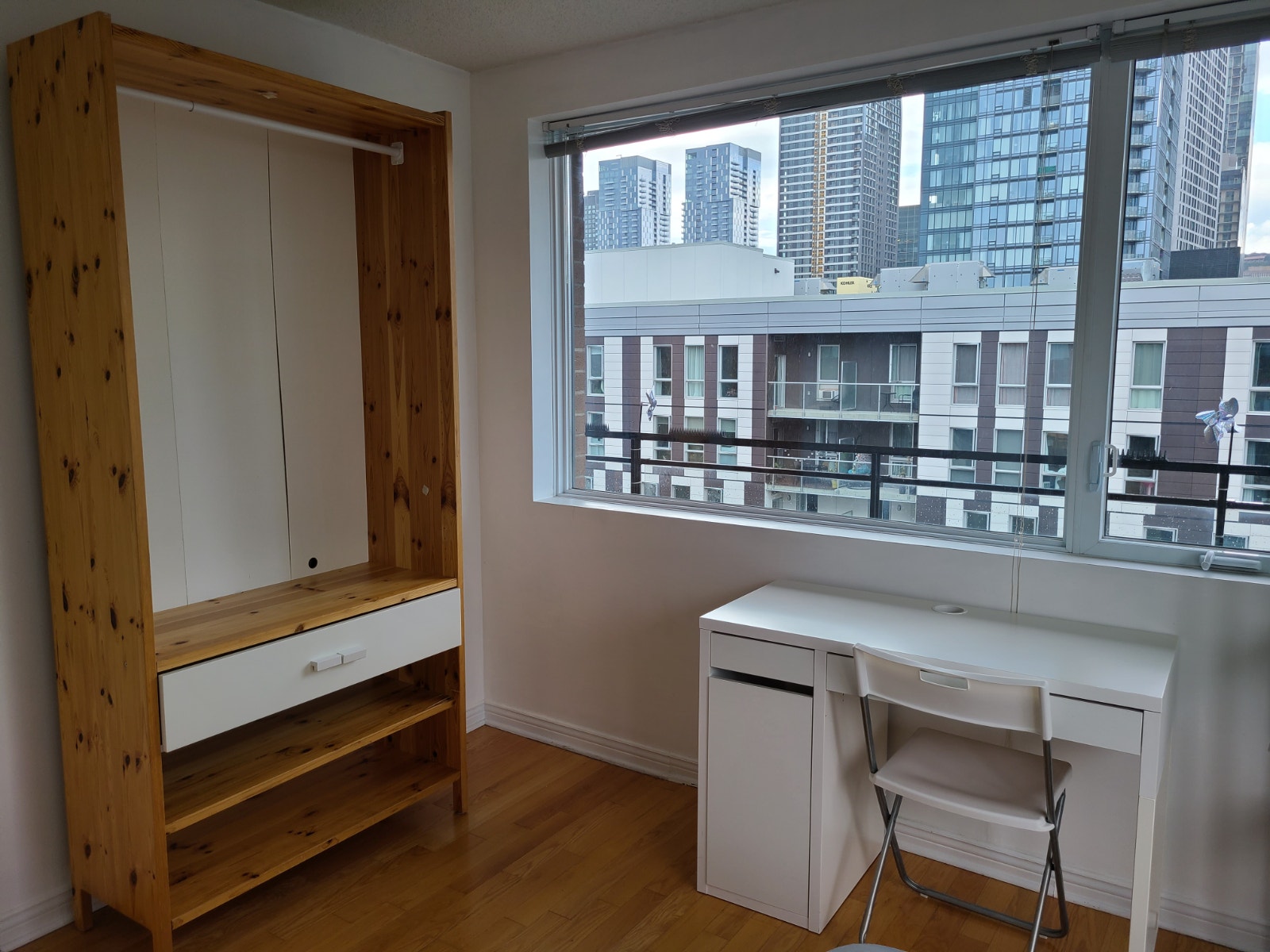 Superbe chambre à louer / Room for Rent Downtown Montreal — photo 3