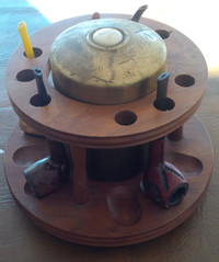 Circular Wooden Pipe Stand with Lidded Humidor in Centre