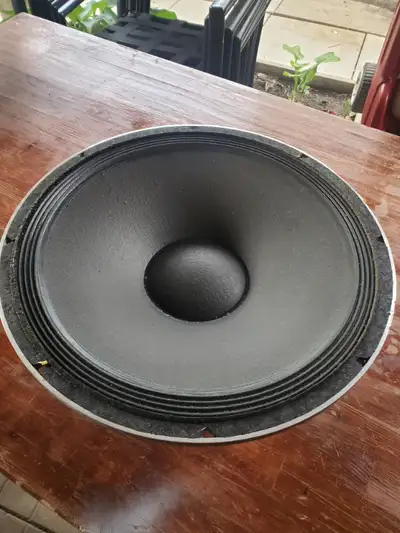 Vintage Peavey Black Widow 1505 15" 8 Ohm bass Speaker, View more