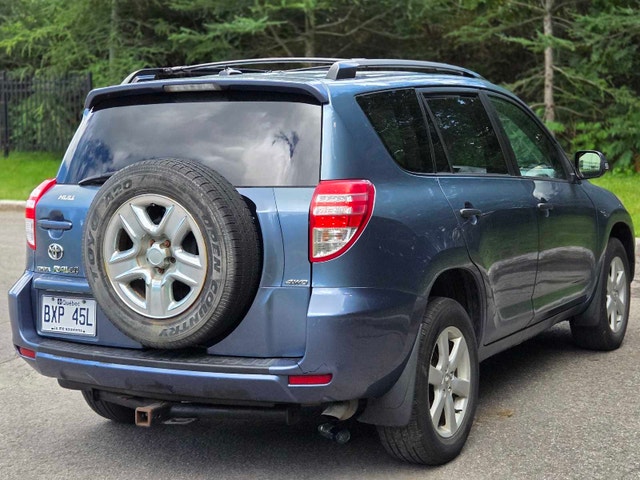 Toyota RAV4 2010 173,000km — photo 4