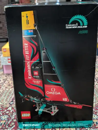 I have for sale a brand new Lego technic 42174 Emirates Team New Zealand AC75 Yacht 962PCS Damaged B...