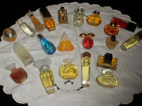 Miniatures d'eau de parfum et de parfum vintages